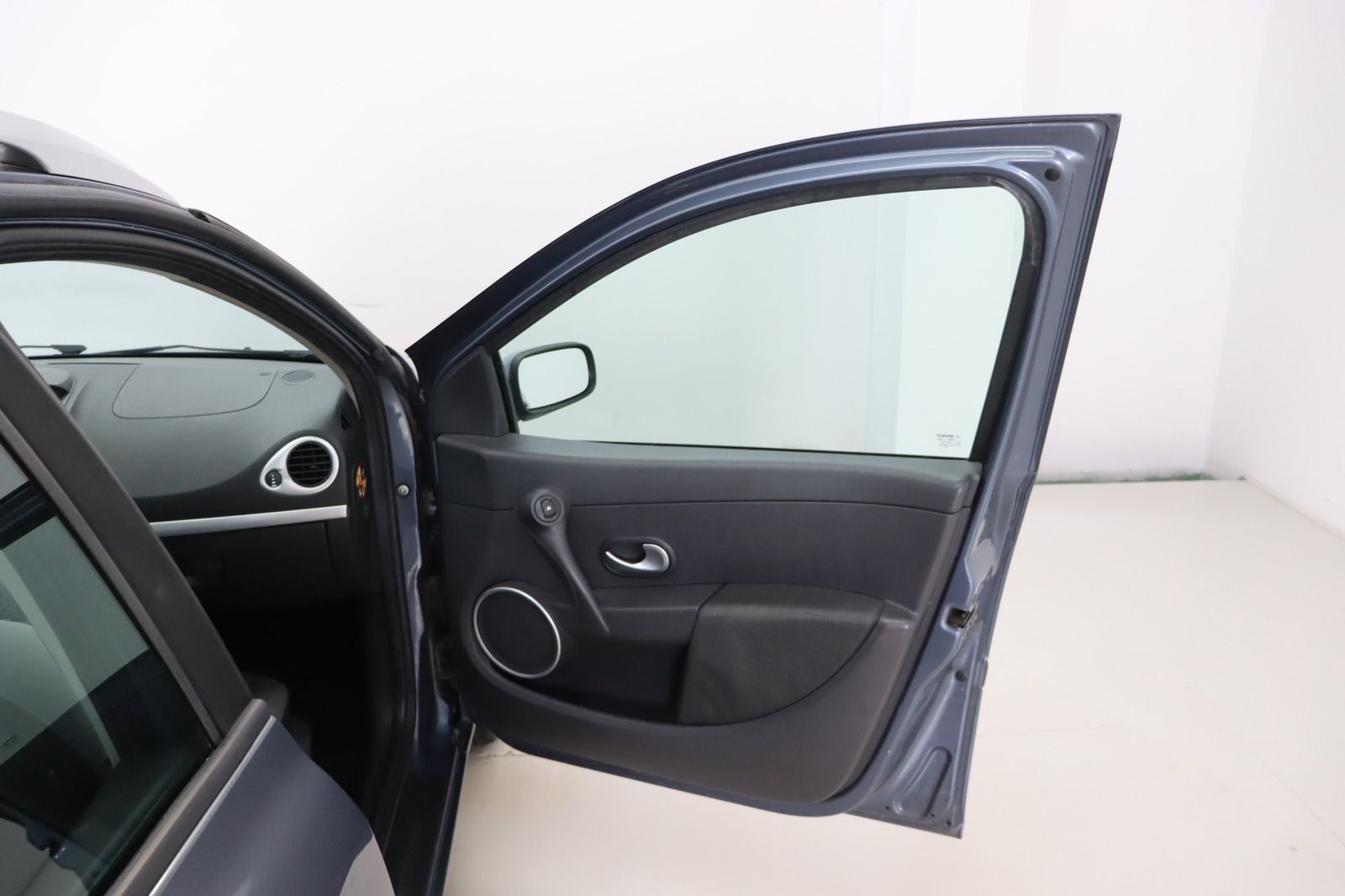 Fahrzeugabbildung Renault Clio Grandtour by Rip Curl 1.2 16V TCE