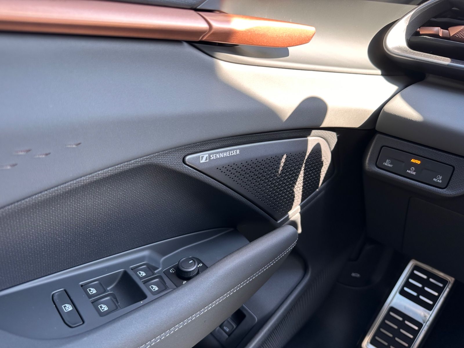 Fahrzeugabbildung CUPRA Terramar VZ 2.0 TSI 4Dr. DSG MATRIX/Pano/ACC/AHK