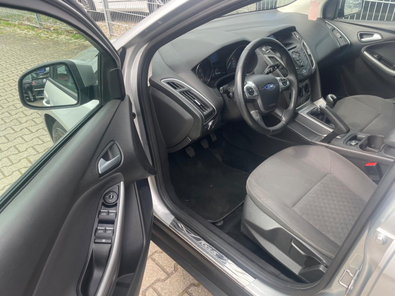 Ford Focus 2013 — photo 10