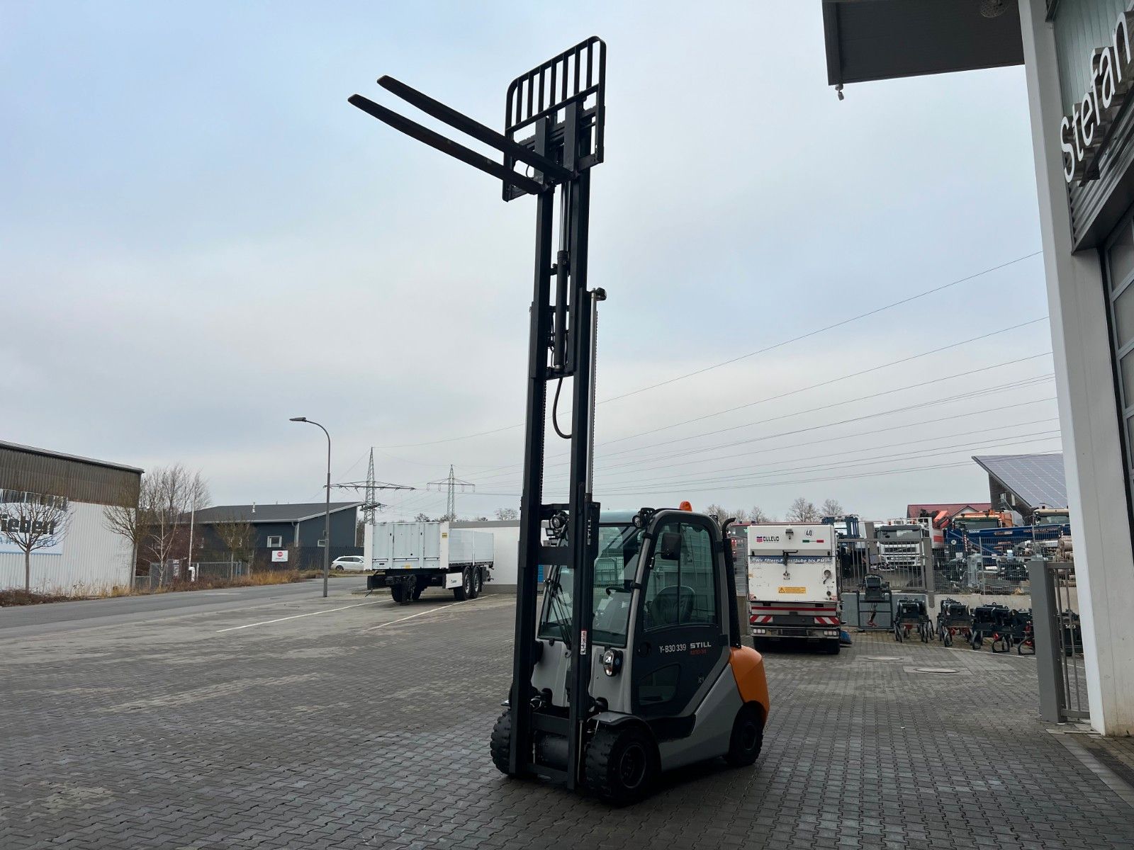 Fahrzeugabbildung Still RX70-35 / Triplex: 4.80m / nur 325h / SS / Waage