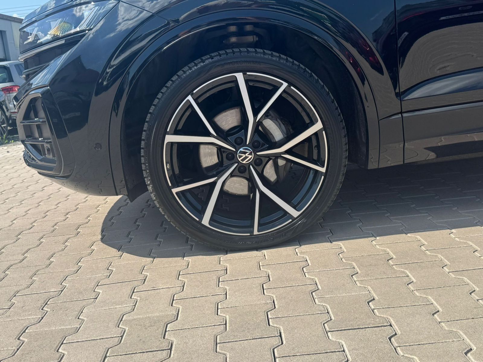 Fahrzeugabbildung Volkswagen Touareg 3.0TDI 4M R-Line VOLL Black 22" UPE 114T