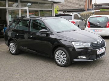 Fahrzeugabbildung SKODA Fabia Combi Ambition DAB GJ-RÄDER PDC SITZH 1.HD