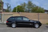 Mercedes-Benz E -Klasse T-Modell E 240 T 4Matic*LEDER*NAVI*XEN - aus 2005: Allradantrieb