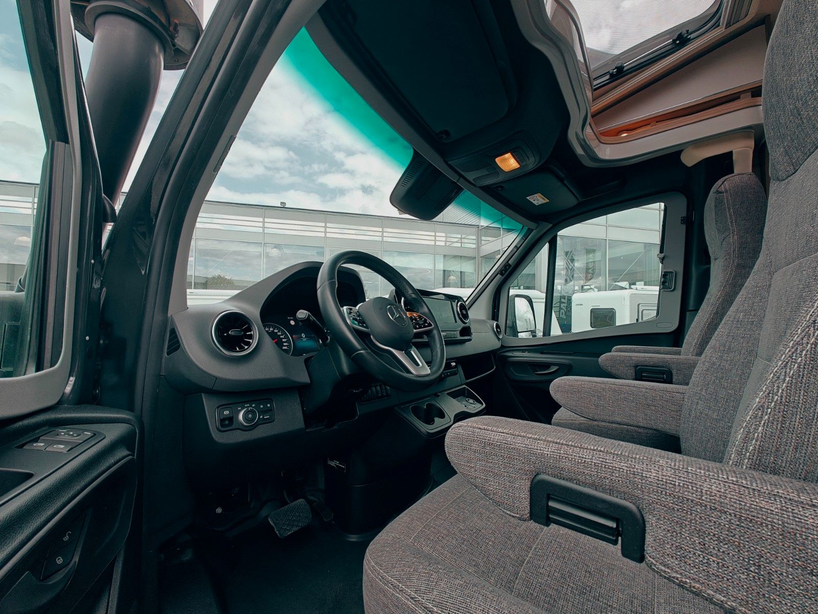 Fahrzeugabbildung HYMER / ERIBA / HYMERCAR ML - T 560 4x4 ALLRAD - AUS 1. HAND!