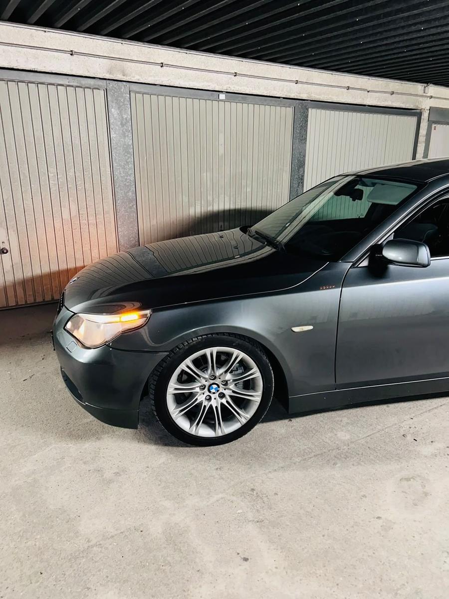 BMW 523