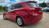 Hyundai i30 1.6+ TÜV+GARANTIE+XENON+PARKS+KLIMA+1HAND - Hyundai i30 mit Benzin-Antrieb: Kombi, 1.6