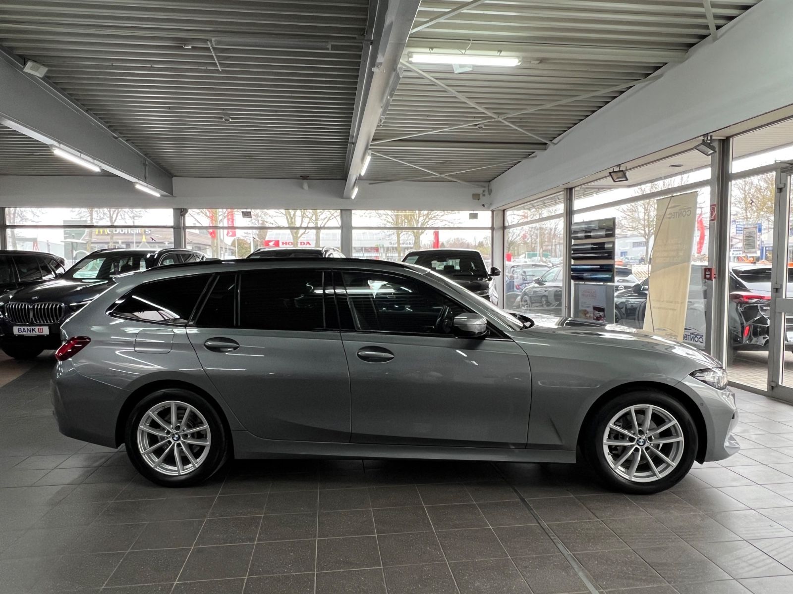BMW 318 d Touring Driving Assistant+Parkassistent foto 8
