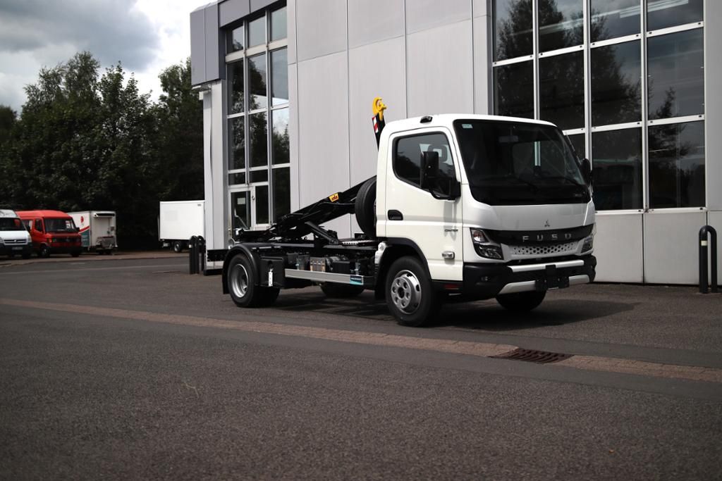 Fahrzeugabbildung FUSO CANTER 7C18 Hyva Lift Abrollkipper *