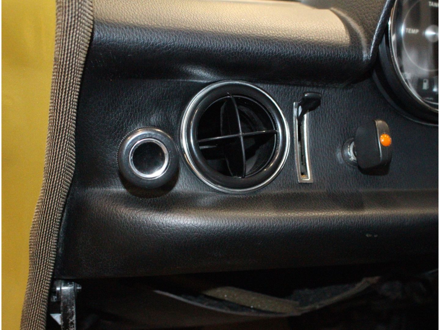 Fahrzeugabbildung Mercedes-Benz 200 W 115 Strich 8*Voll Restauriert*Note 2+