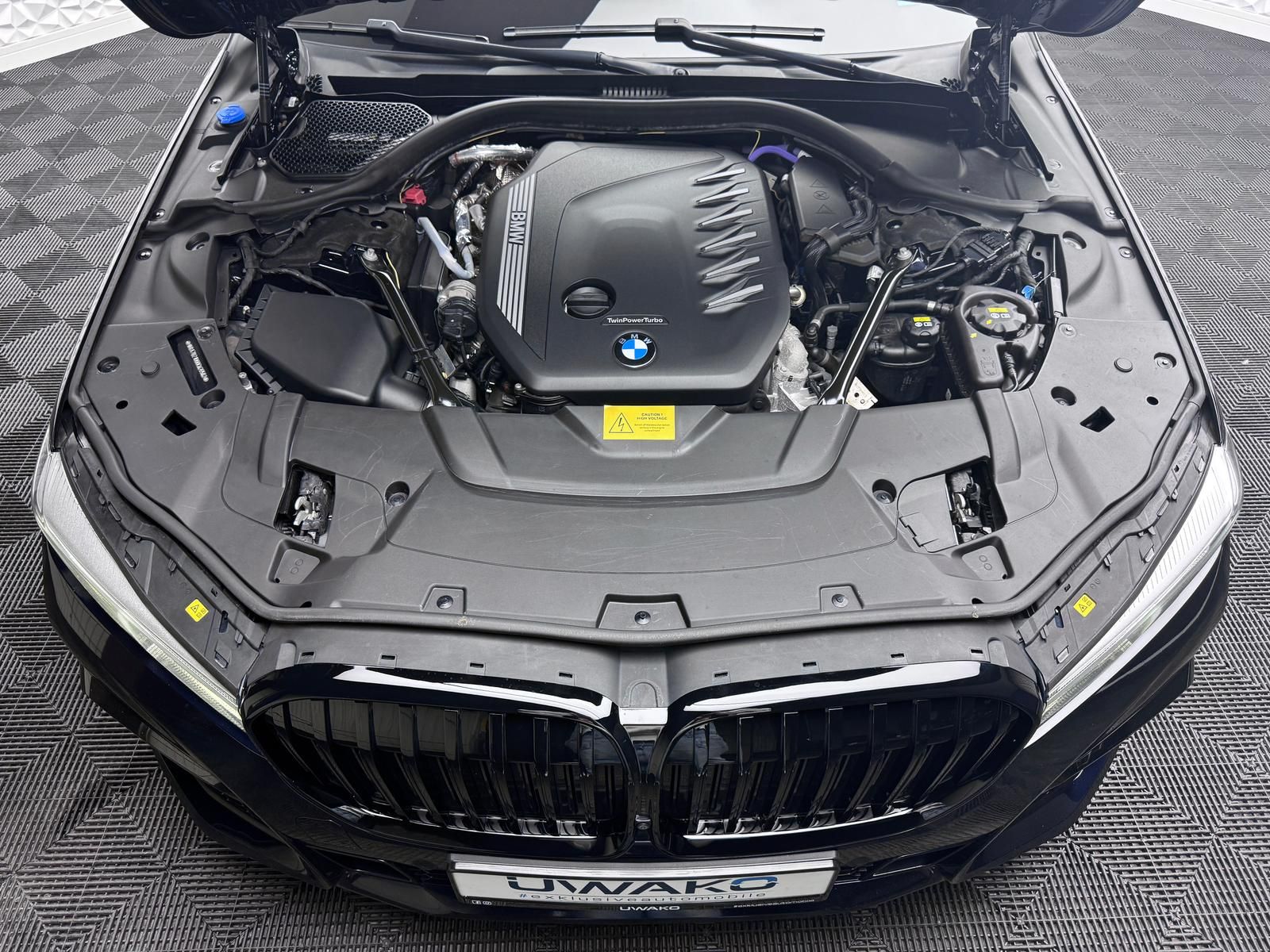 Fahrzeugabbildung BMW d XDR*M-PAKET*H&K*STANDHZG*HUD*MASSAGE*KEY*360°
