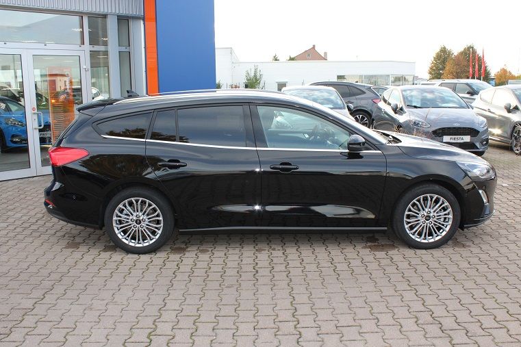 Fahrzeugabbildung Ford Focus Turnier Titanium X 1.0 Ecoboost MHEV