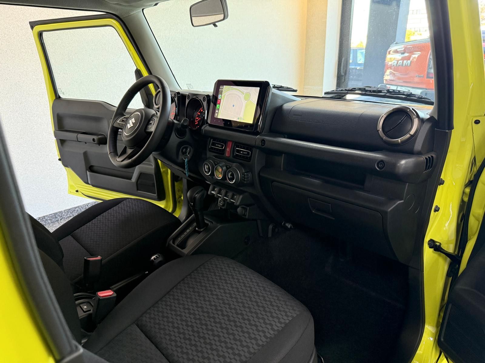 Fahrzeugabbildung Suzuki Jimmy GLX 4-TÜRER AUTOMATIK