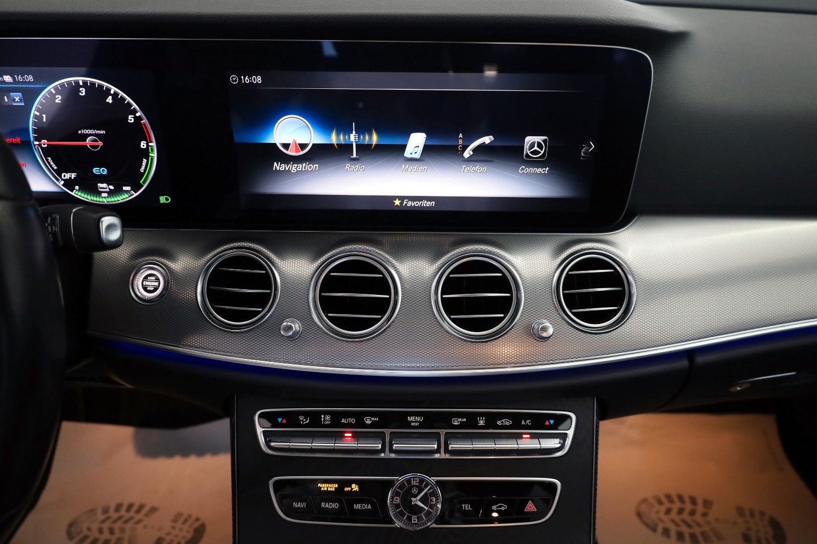 Fahrzeugabbildung Mercedes-Benz E 300de Lim. Leder,Navi,LED,Burmester,Park Paket