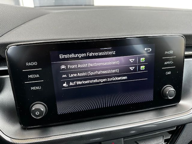 Kamiq Style 1,0TSI DSG 110PS CARPLAY, BFS,V-LED