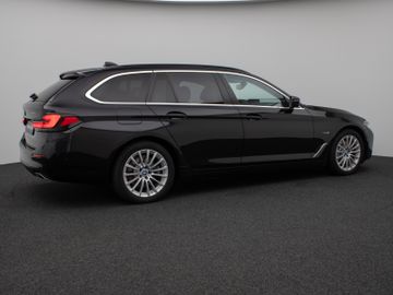 Fahrzeugabbildung BMW 530e Tour HUD Laser Sportsitz Komfortzugang