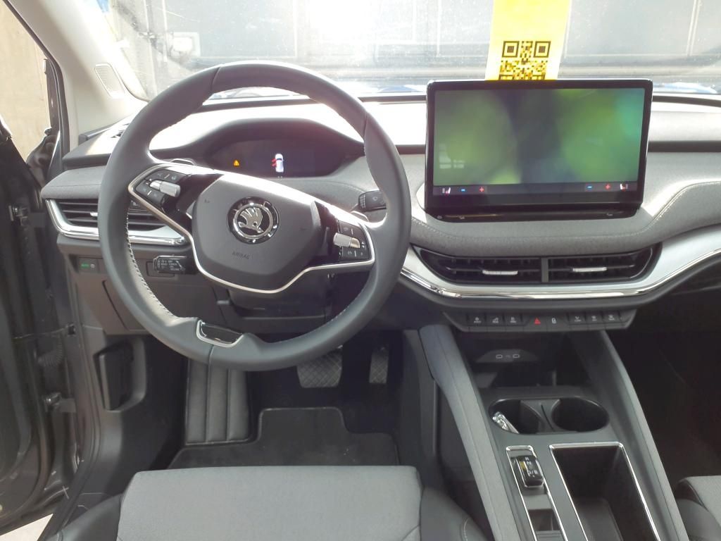 Enyaq 4x4 WÄRMEPUMPE+KAMERA+AHK+NAVI+19"+