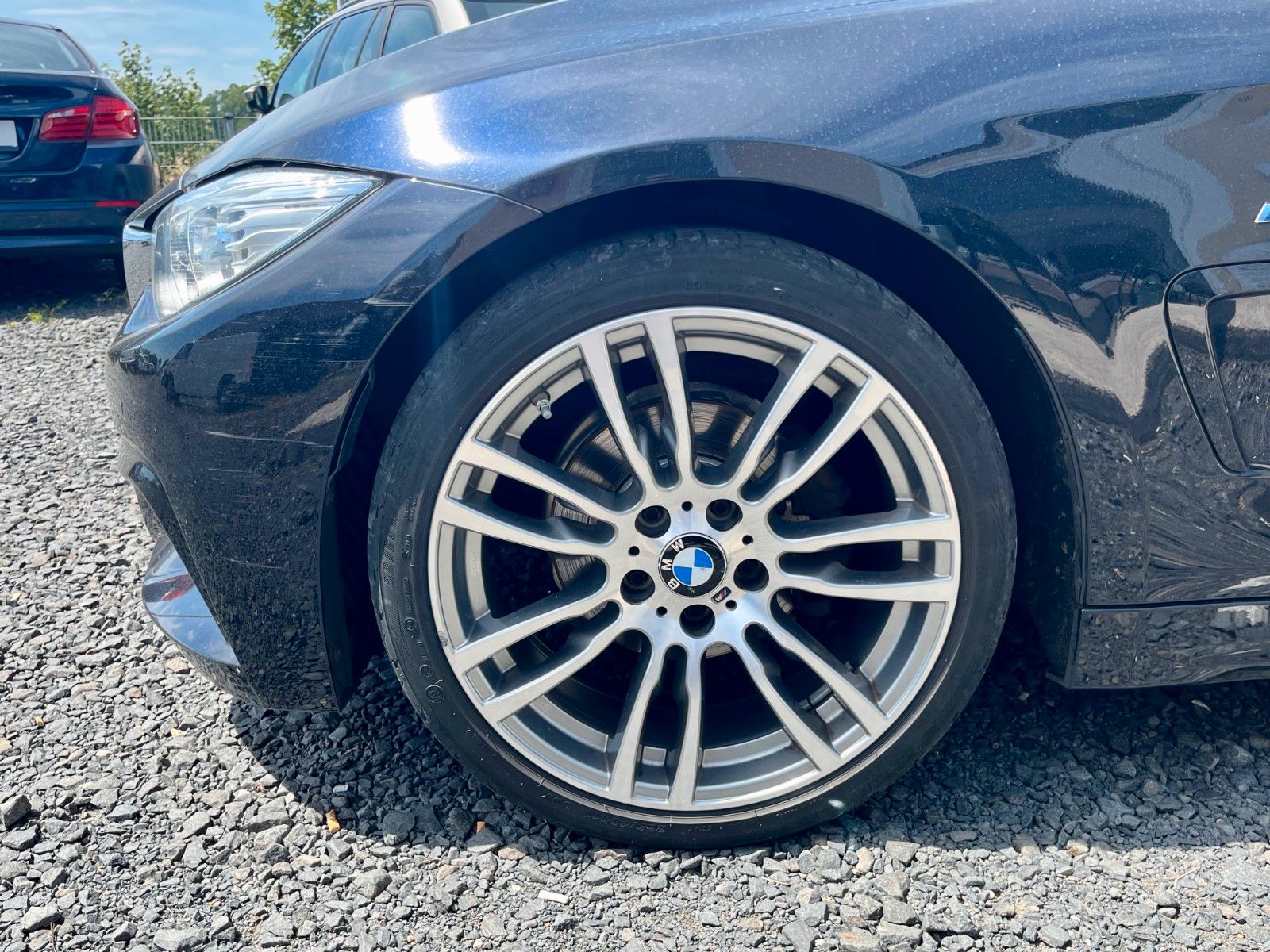 Fahrzeugabbildung BMW 420i Gran Coupé Sport-Aut. M SPORTPAKET Navi LED