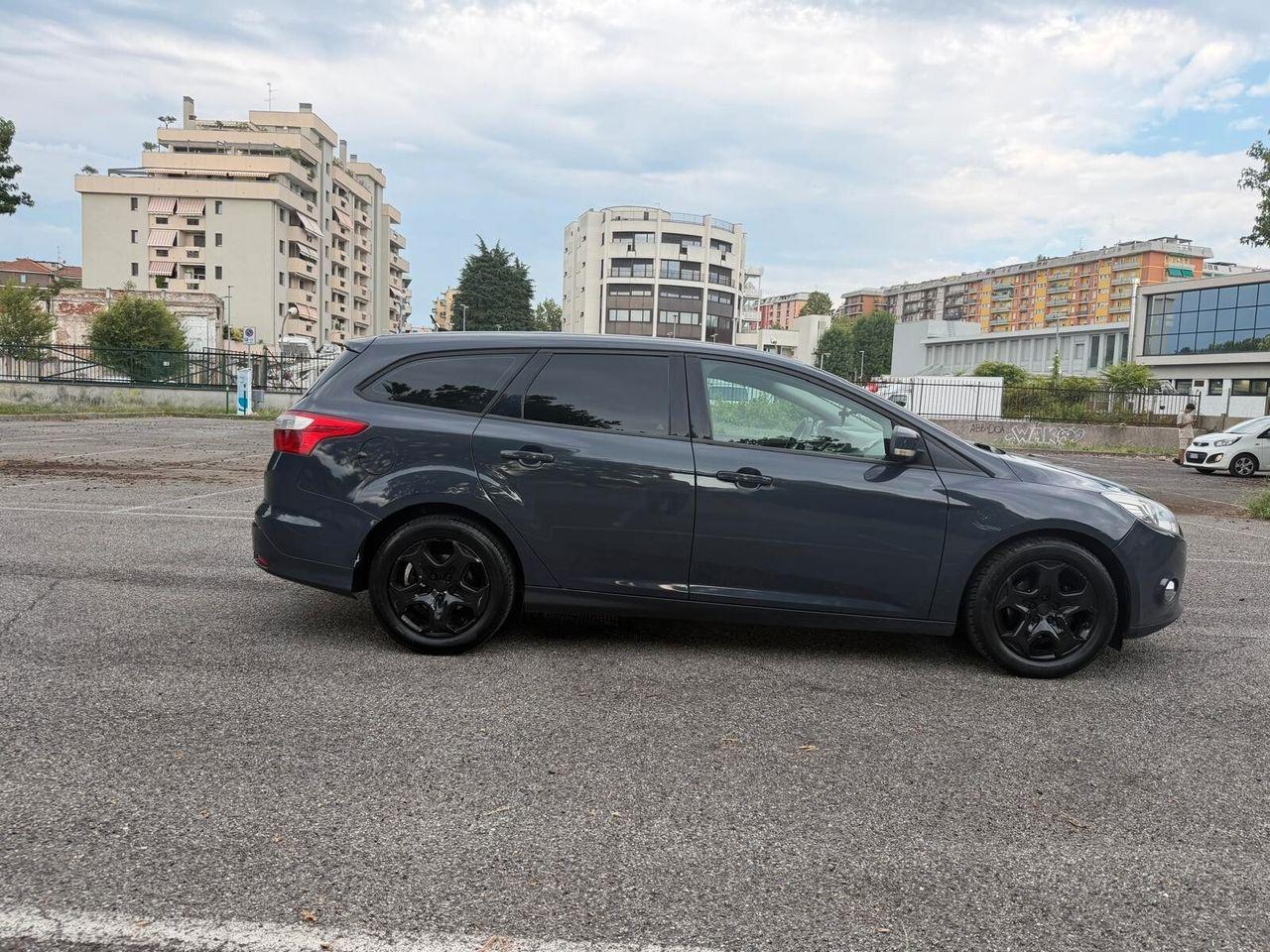 Ford Focus 2014 — photo 5