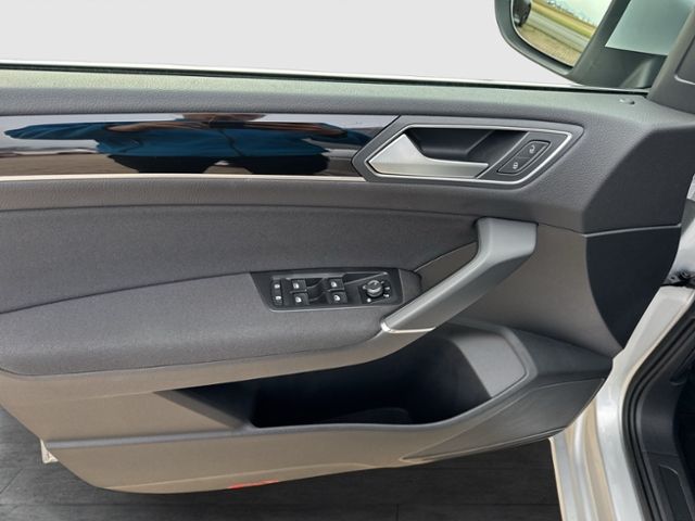 Touran HIGHLINE 1.4 TSI NAVI ACC LED PDC SHZ AHK