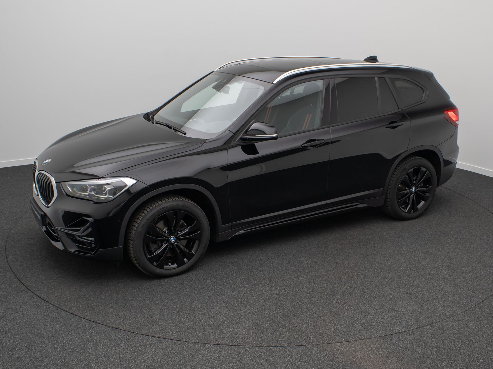Fahrzeugabbildung BMW X1 xD20i Sport Line Panorama Parkassist DAB HiFi