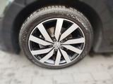 Volkswagen Touran 1.4 TSI Sound Navi Panoramadach Rückfahrk - Volkswagen Touran: R