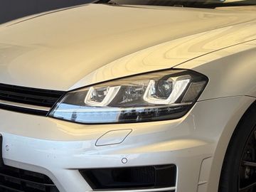 Volkswagen Golf - 9