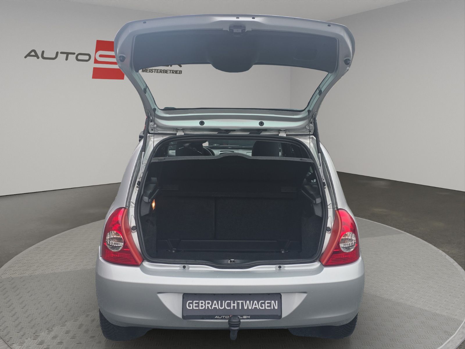 Fahrzeugabbildung Renault Clio II Campus+NUR 61 KM+ALWETTERREIFEN+TÜV NEU