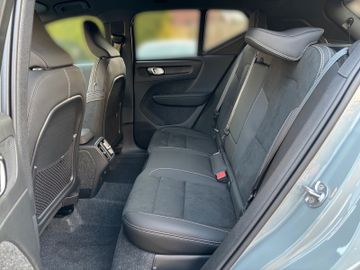 Volvo XC40 Plus Black Edition 2WD*360°*Licht-P*