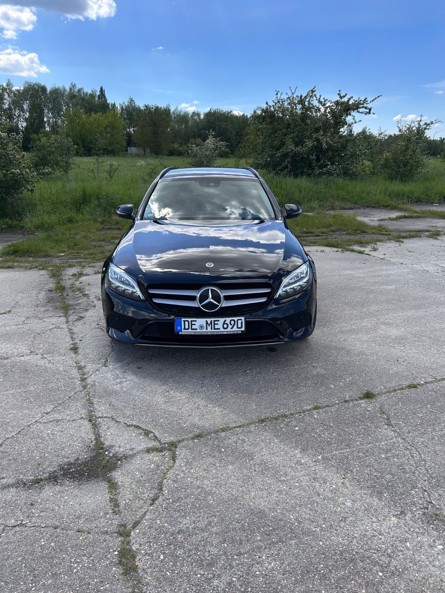 MERCEDES-BENZ C 220 d T Autom. - AHK - Scheckheft bei Mercedes