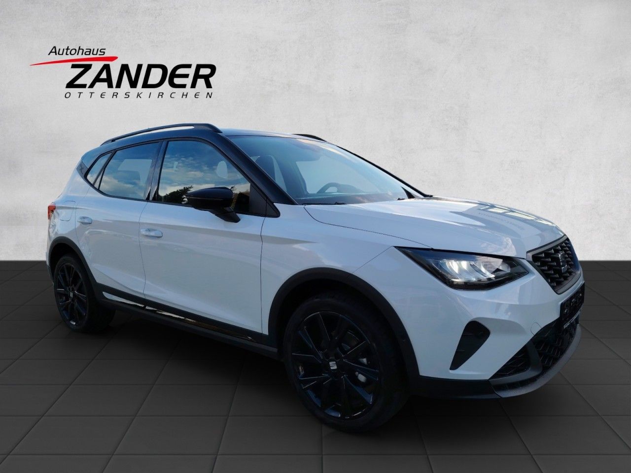 Fahrzeugabbildung SEAT Arona FR TSI DSG Black Edition AHK