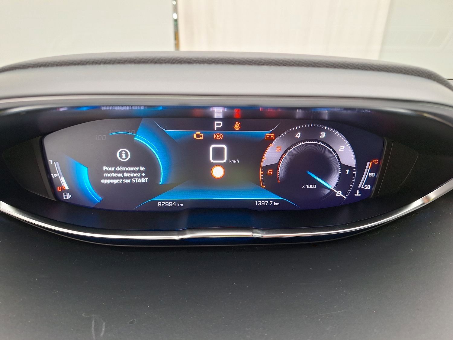 Fahrzeugabbildung Peugeot 5008 GT 1.5D NAVI/LED/ALCANTARA/SHZ/ACC/R'CAM