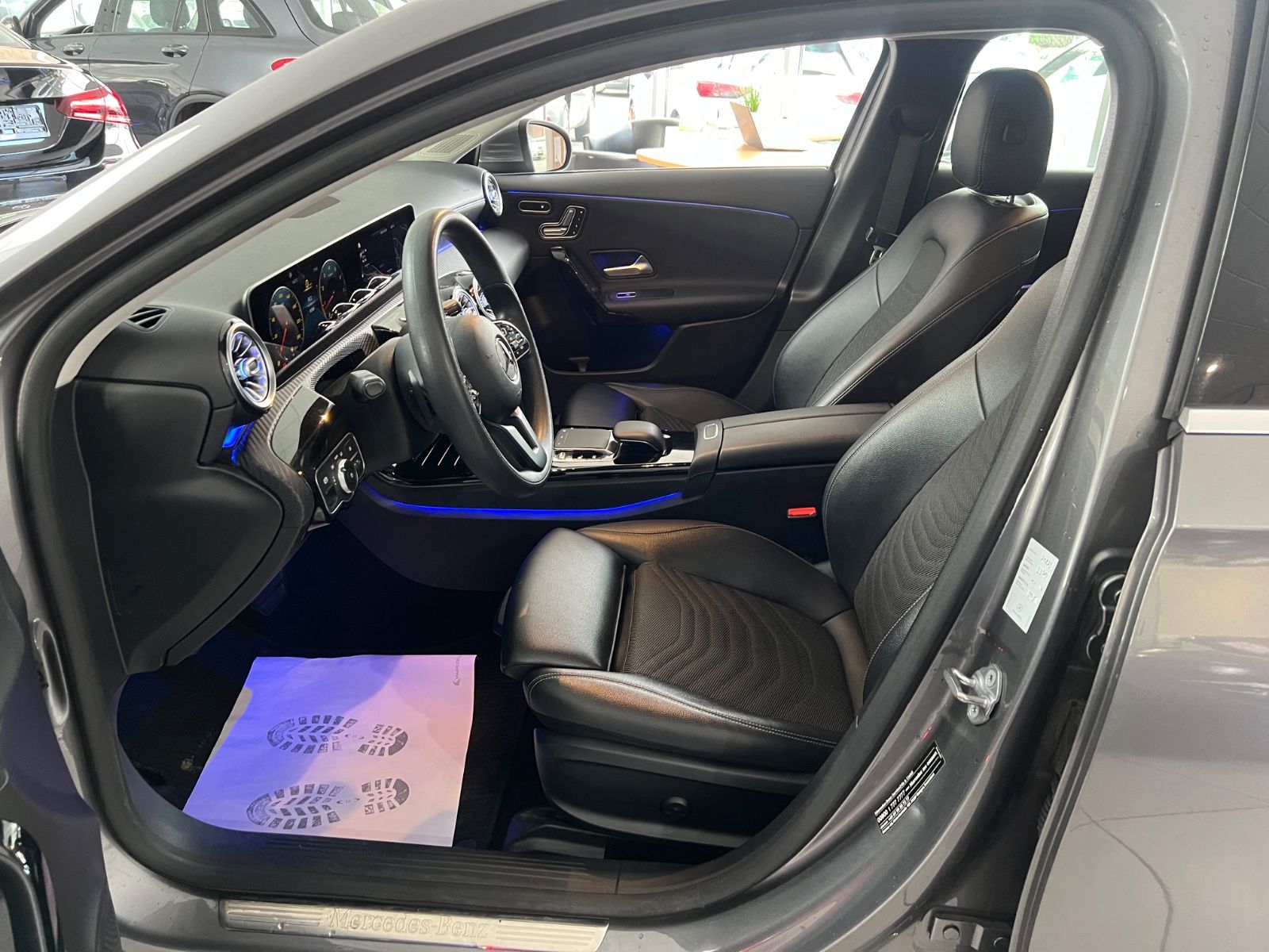Fahrzeugabbildung Mercedes-Benz A 250 *AMBIENTE-BELEUCHTUNG*MEMORY-SITZE*