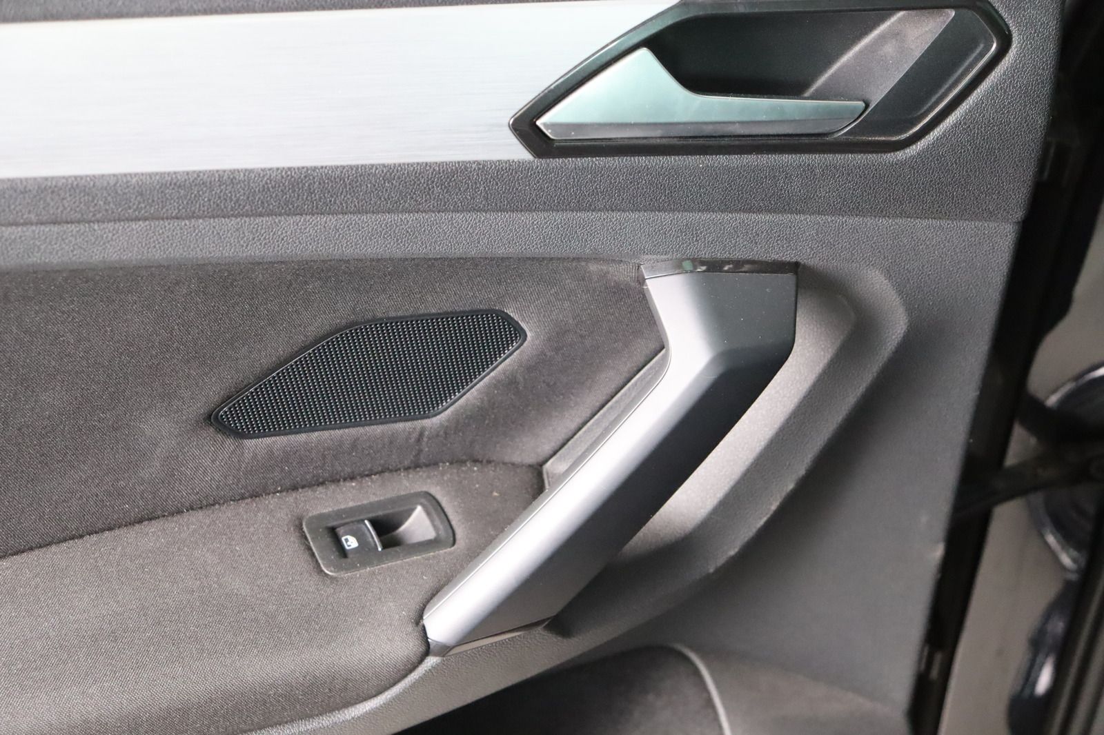 Fahrzeugabbildung Volkswagen Tiguan 4Motion 1. Hand  *Sitzhzg. * LED