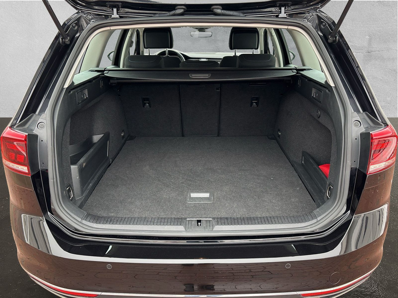 Fahrzeugabbildung Volkswagen Passat Variant GTE 1.4 TSI Kamera AppConnect SHZ