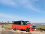 Volkswagen T6 Multivan - rote Volkswagen T6 Multivan