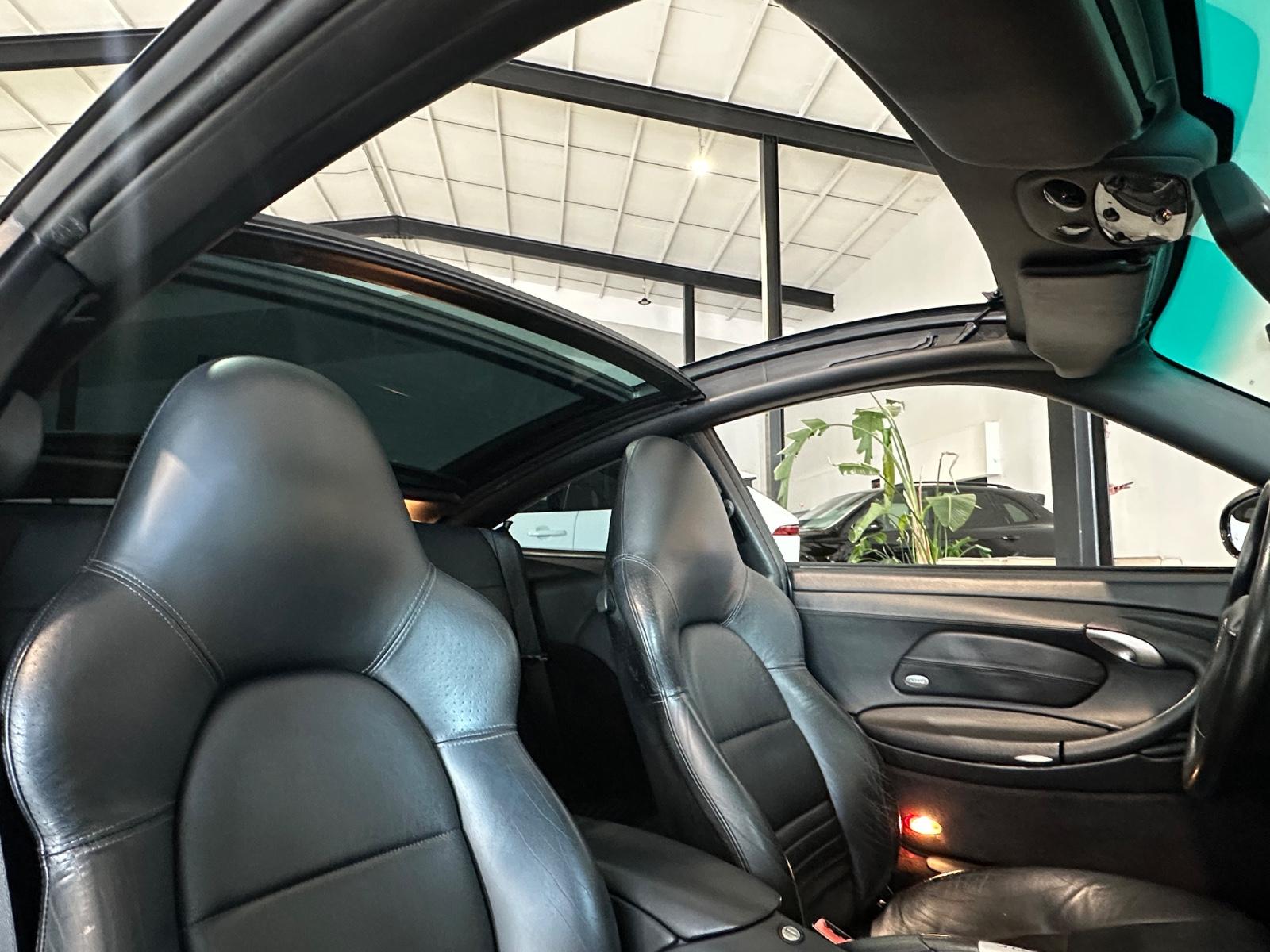 Porsche 911 Targa 996 | 320 ch | BVA | CarPlay | Cuir | Phares bi-xénon | Sièges chauffants | Toit panoramique