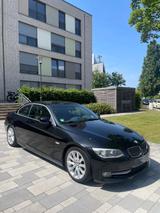 BMW 330i Cabrio LCI - BMW 330 aus 2010: 330i