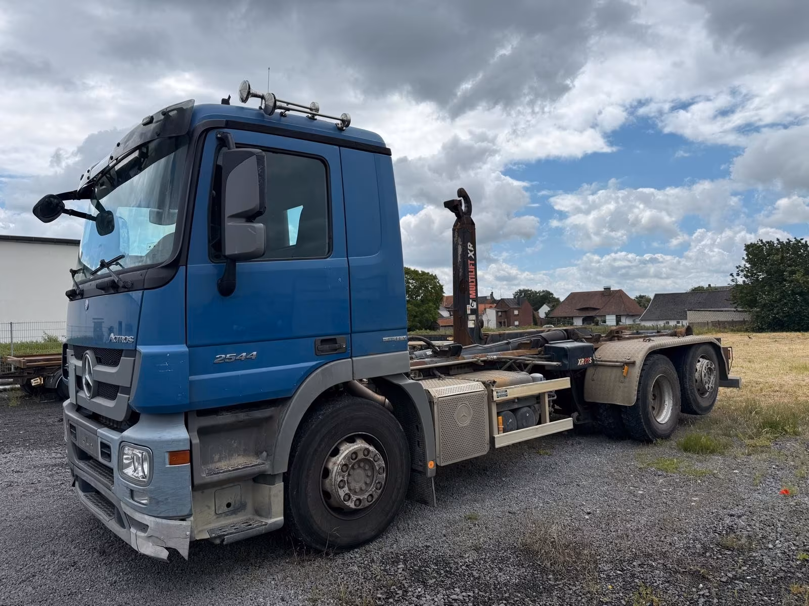 Mercedes-Benz 25.44 BL 6x2 Abrollkipper