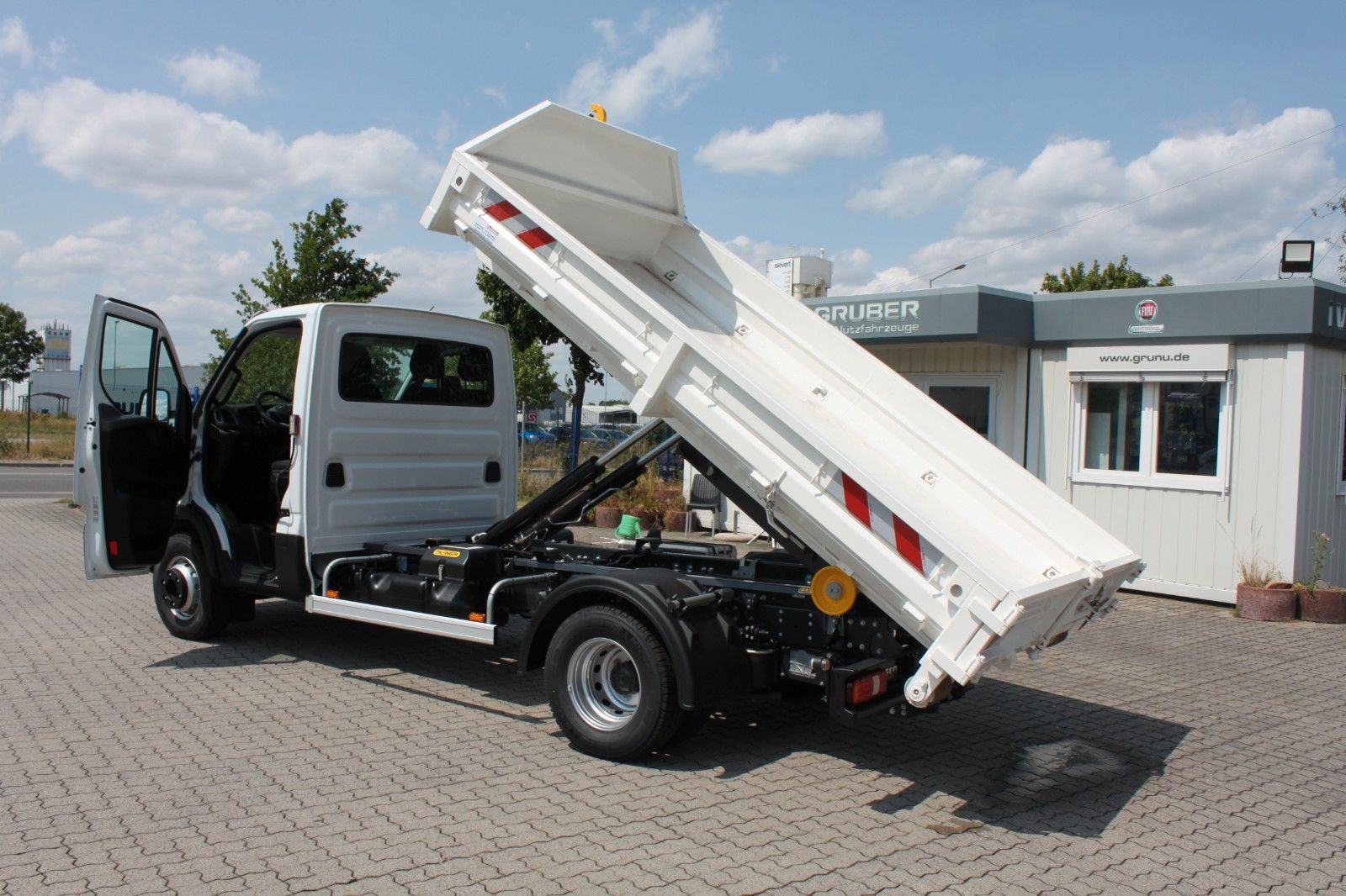 Fahrzeugabbildung Iveco Daily 72 C 18H/P Abrollkipper Palfinger mit Cont