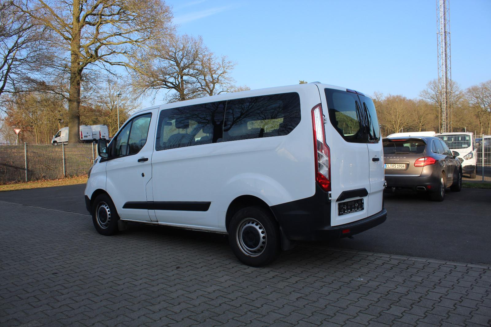 Ford Transit Custom Kombi 320 L1 (9 Sitzer)