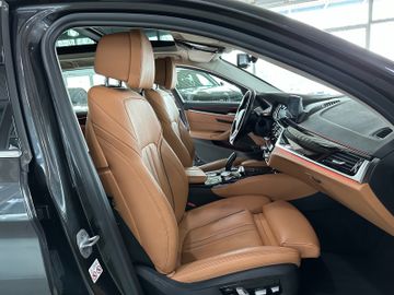 Fahrzeugabbildung BMW 530d xD Luxury Line ACC HUD Kamera Panorama DAB