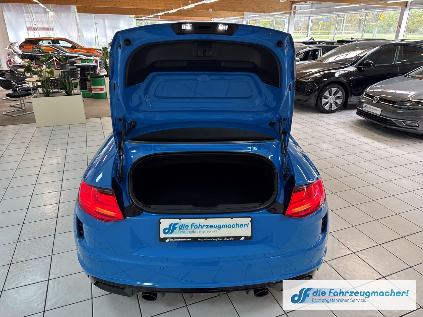 Fahrzeugabbildung Audi TT 40 TFSI 2.0 S line Sportpaket El. Verdeck Nav