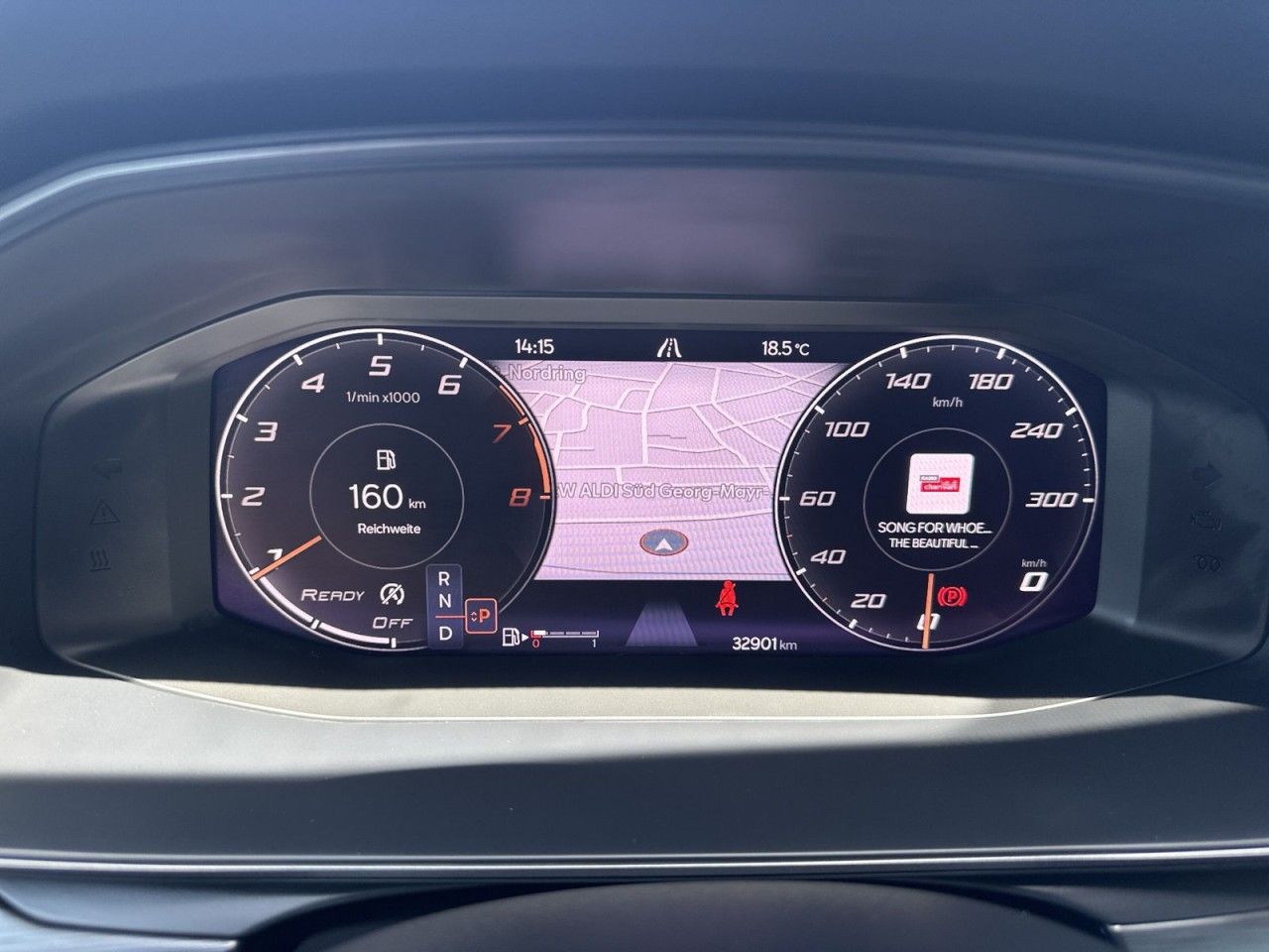 Fahrzeugabbildung CUPRA Leon Sportstourer 1.5 eTSI 150 PS DSG-1Hnd-Navi* - mit KI generiert/bearbeitet