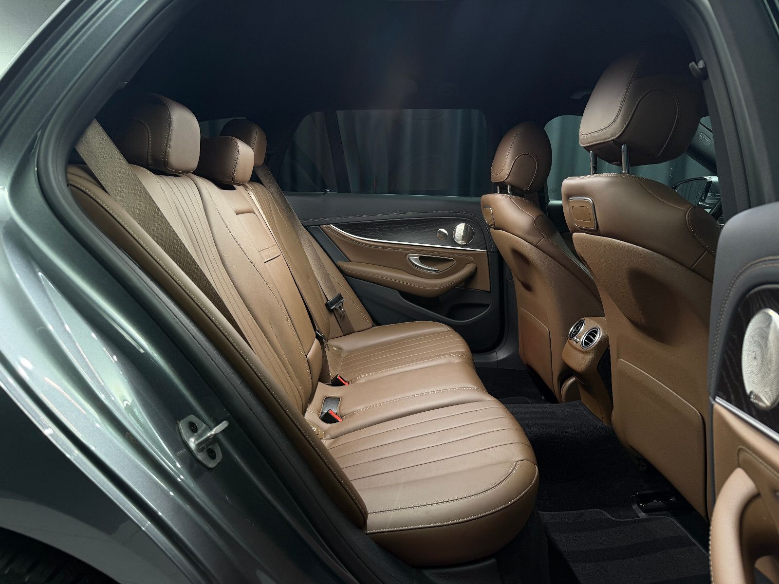 Fahrzeugabbildung Mercedes-Benz E 300 de T-Modell |BURMESTER|MULTIBEAM-LED