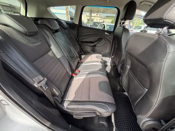 Ford Kuga - 10