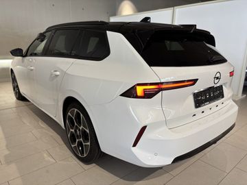 Fotografie 12 des Opel Astra Sports Tourer 1.2 Turbo Automatik GS