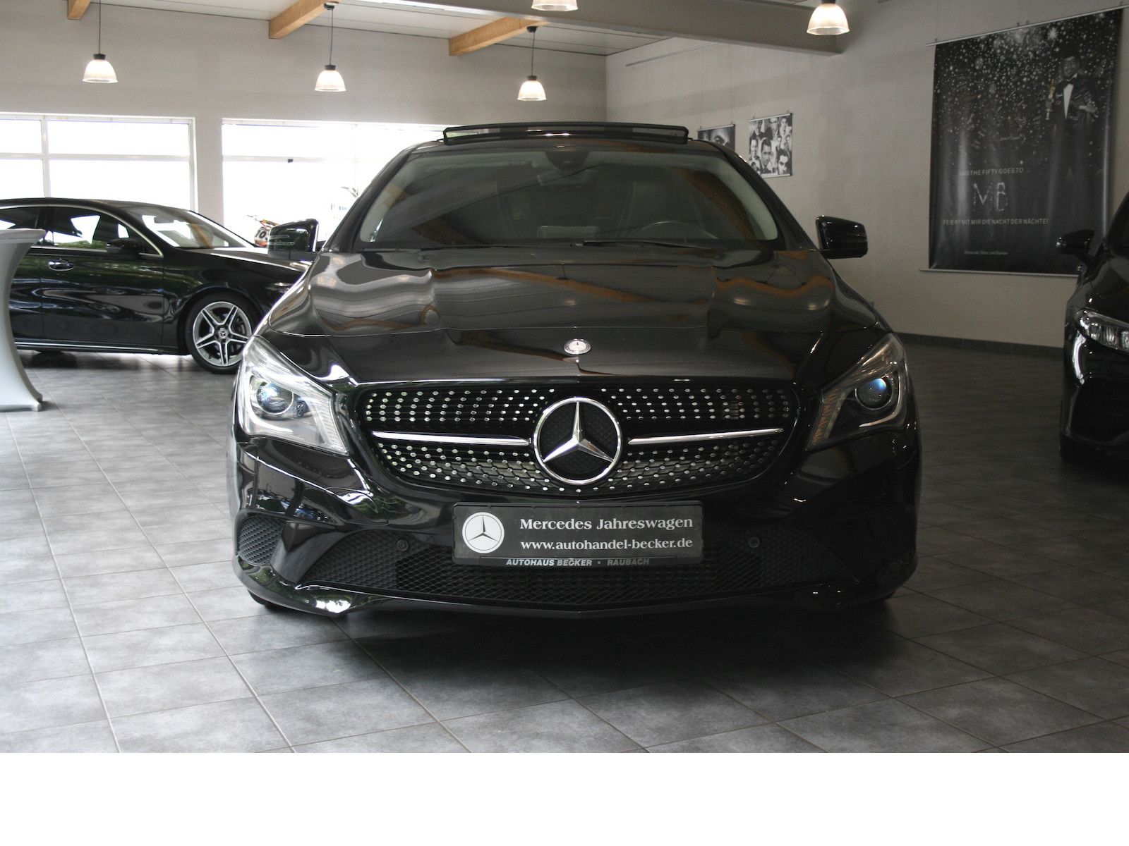 Fahrzeugabbildung Mercedes-Benz CLA 200 Shooting Brake CDI *Pano-Dach*AHK*Xenon*