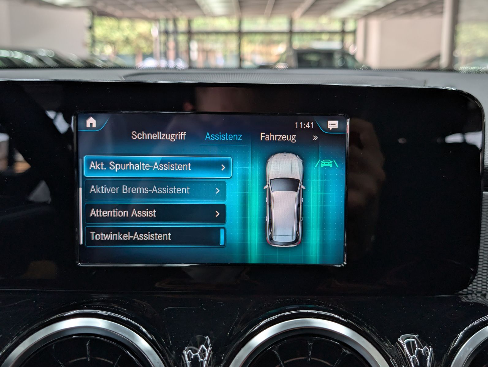 Fahrzeugabbildung Mercedes-Benz GLB 220 d MBUX LEDER VIRT APP KAM LED SHZ ALU
