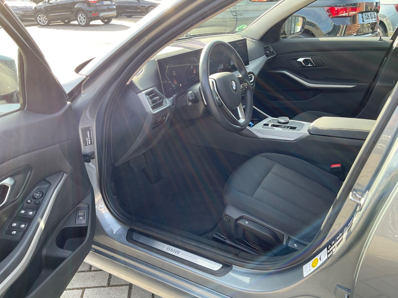 Fahrzeugabbildung BMW 320d xDrive,Touring,Carplay,Sitzheizung,Isofix,