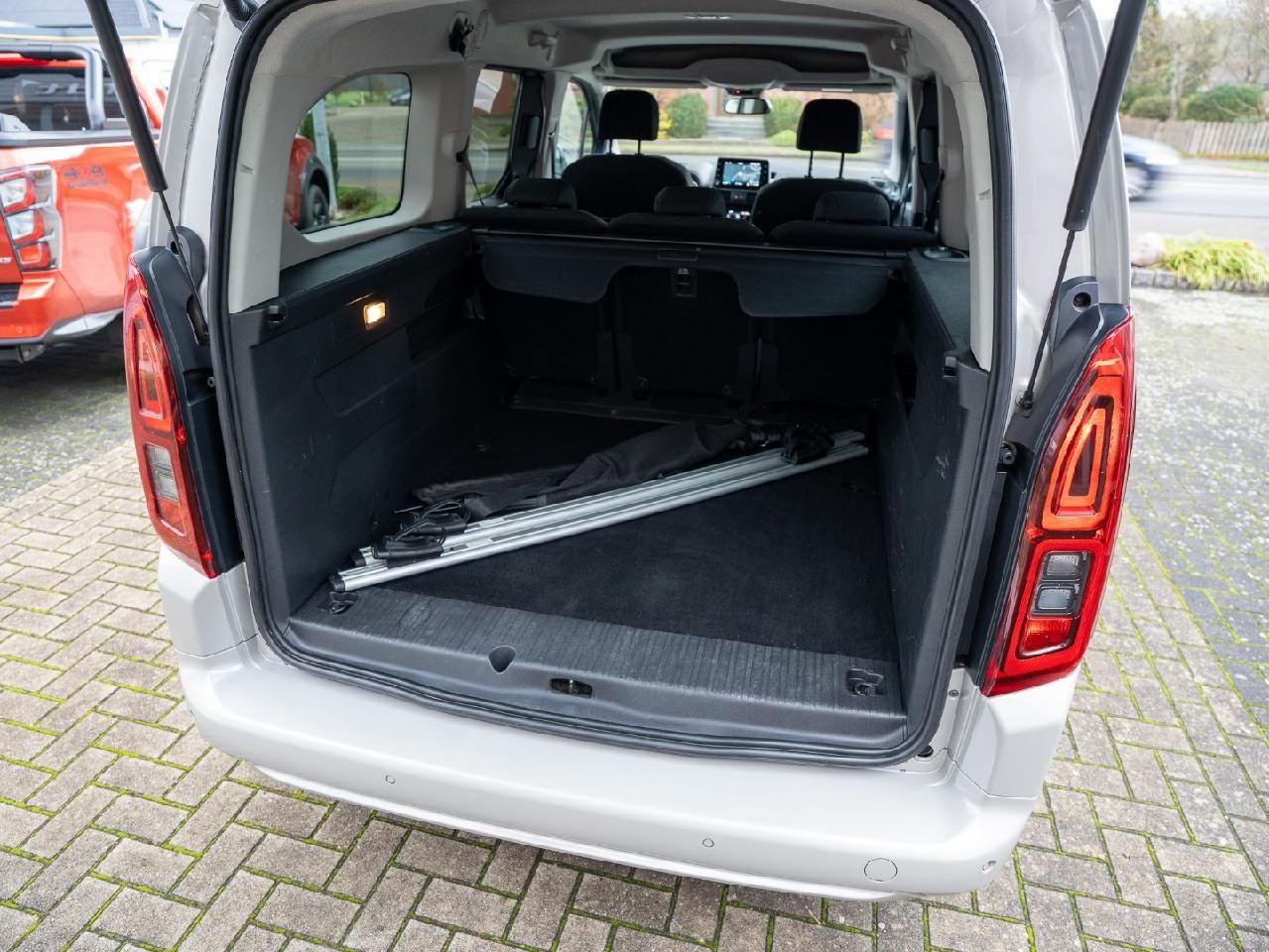 Fahrzeugabbildung Opel Combo Life Edition